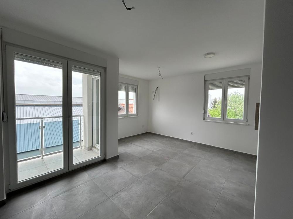 Glavna slika -Veternik, 80m2, troiposoban stan, novogradnja, 140.000 €