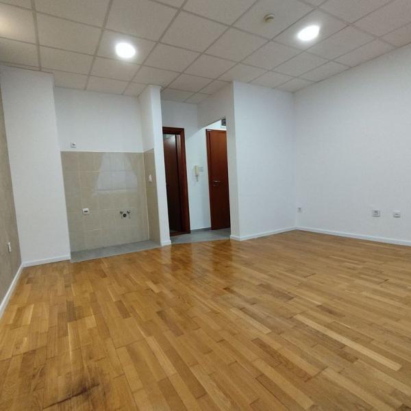 Glavna slika -Bulevar oslobođenja, 29m2, stan, novogradnja, 86.000 €