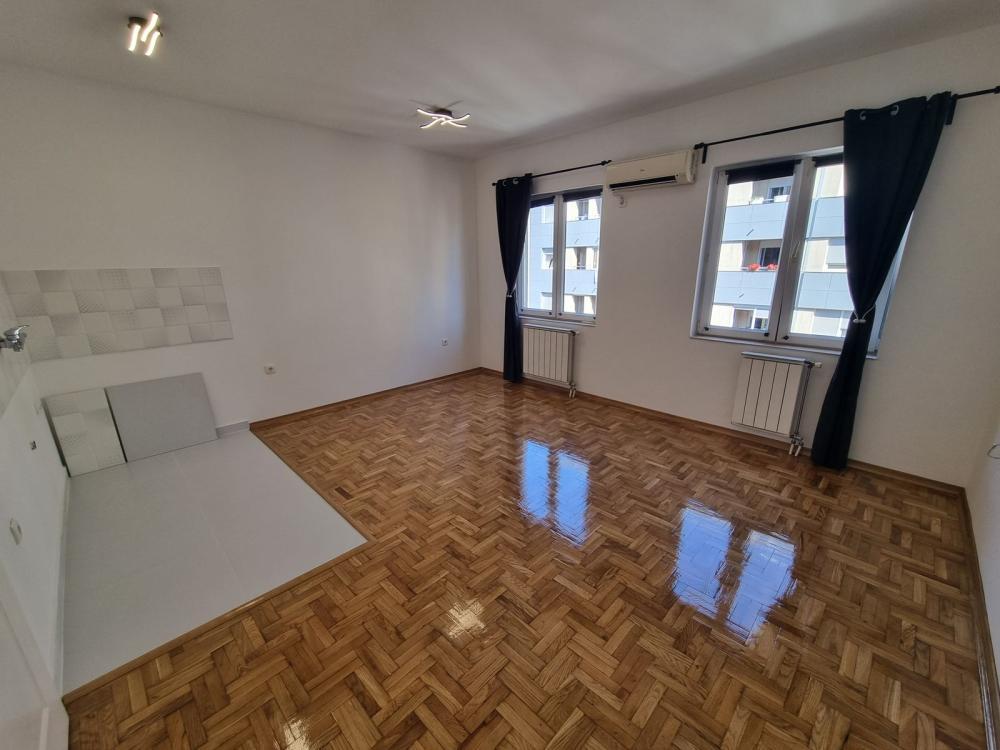 Glavna slika -Novi Sad, 26m2, jednosoban stan, novogradnja, 89.000 €