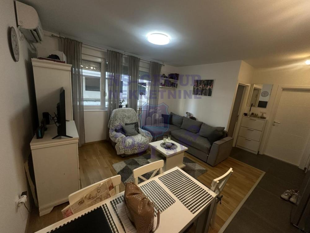 Glavna slika -Bulevar patrijarha Pavla (Somborski bulevar), 31m2, jednoiposoban stan, novogradnja, 110.000 €